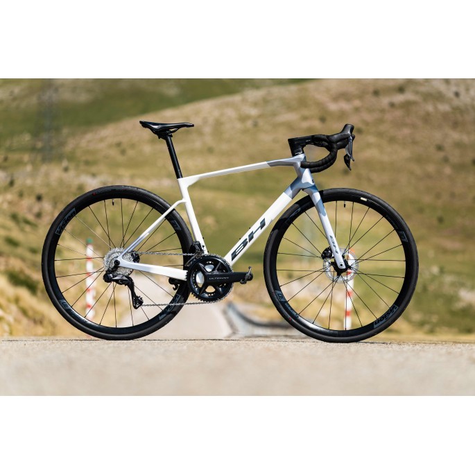 BH SL1 4.5 – Vélo de route carbone polyvalent, léger et performant