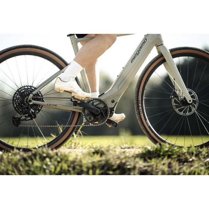 E- Gravel électrique Megamo Lande Flat Bar Equipé